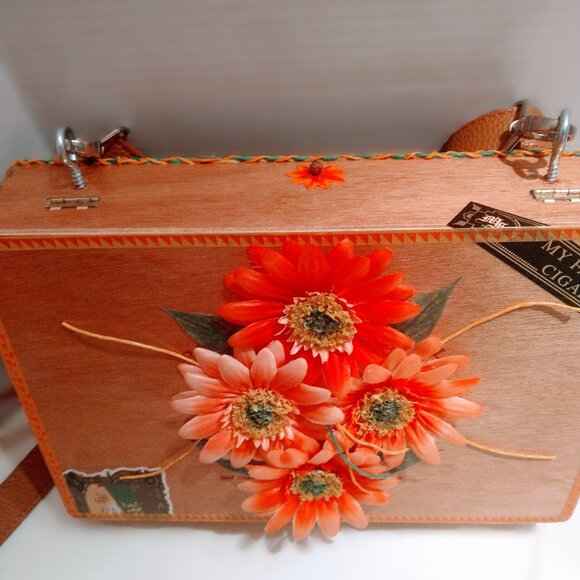 Suenos de Saundra Upcycled Collection, Jaime Garcia, My Father Cigar Box, Purse - Picture 9 of 12